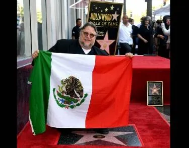 El MEXICANO MAS INTERNACIONAL DEL MOMENTO: GUILLERMO DEL TORO Y  LA DEVELACIÃ“N DE SU ESTRELLA EN HOLLYWOOD 