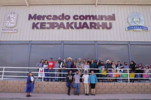 Abre sus puertas nuevo mercado comunal de Cherán; obra de inversión estatal 