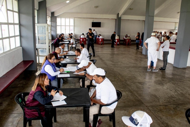 Llevan asesoría jurídica gratuita a internos en penal de Michoacán 