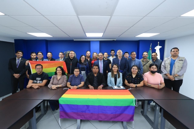 Atención digna, incluyente y libre de discriminación para la diversidad sexual, prioridad en la   transformación de la FGE: Carlos Torres Piña