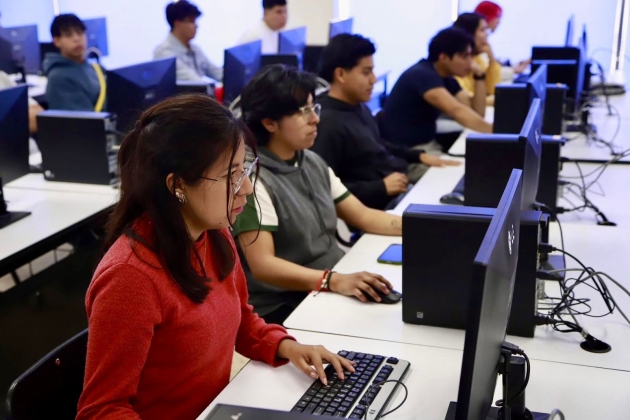 Michoacán a la vanguardia en IA; más de 12 mil jóvenes ingresan a cursos 