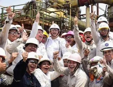 Presidente visita refinerí­a de Salina Cruz, Oaxaca